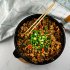 Kiniškas maltos kiaulienos ir bulvių stir fry