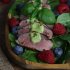 Špinatų salotos su kepta antiena ir pikantišku padažu