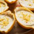 Citrininis grietinėlės kremas citrinų puselėse "Lemon Posset"