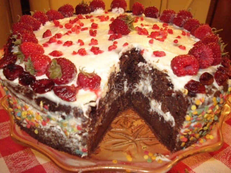 Šokoladinis tortas su cukinija ir mascarpone kremu