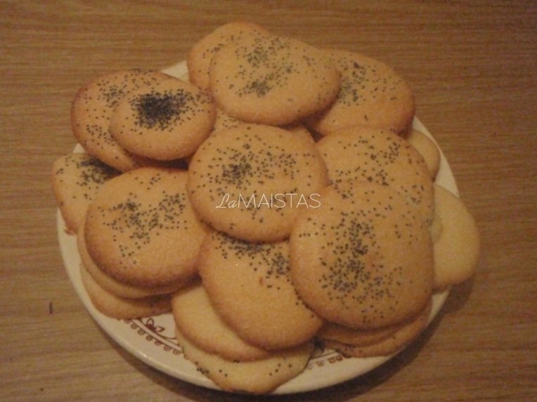 Pūkūčių sausainiai su aguonomis