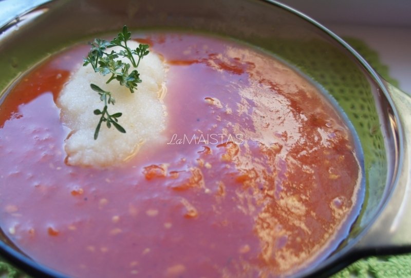 Pomidorų sriuba su manų kruopų leistiniais