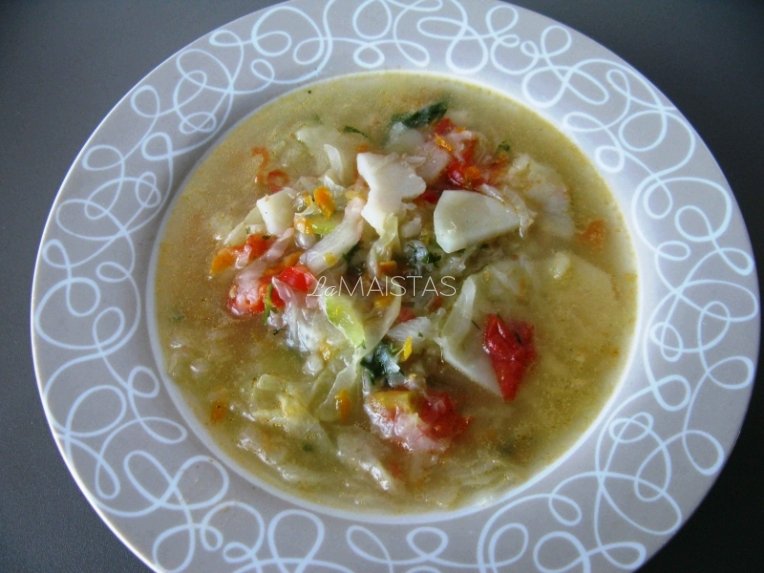Šviežių daržovių sriuba su vištiena