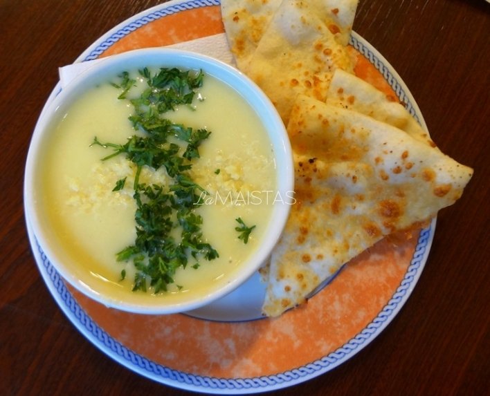 Trinta sūrio sriuba su daržovėmis ir lavašo traškučiais