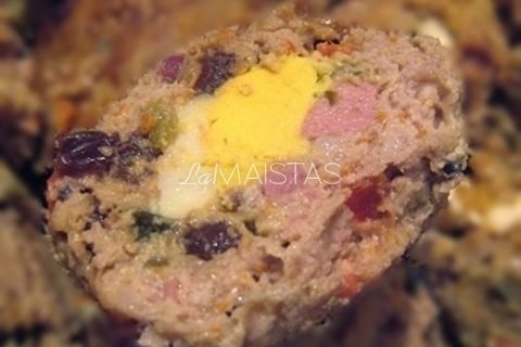 Maltos kiaulienos vyniotinis su omletu
