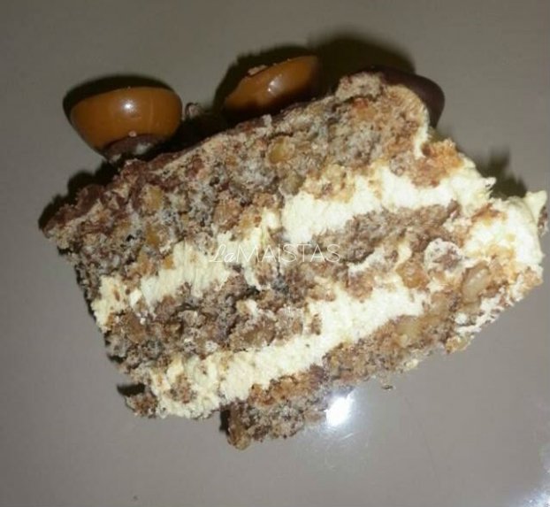 Dieviškas morenginis-riešutinis tortas su sviestiniu kremu