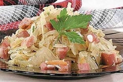 Bavariškos kopūstų salotos