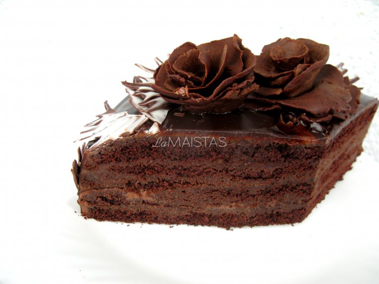 Šokoladinis kavos tortas "Juodoji rožė'"