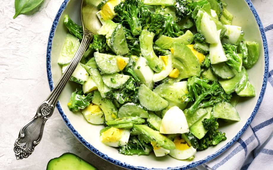 Brokolių salotos su avokadu