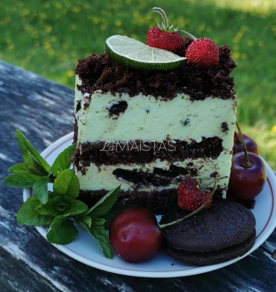 Šokoladinis tortas su mėtiniu maskarponės kremu