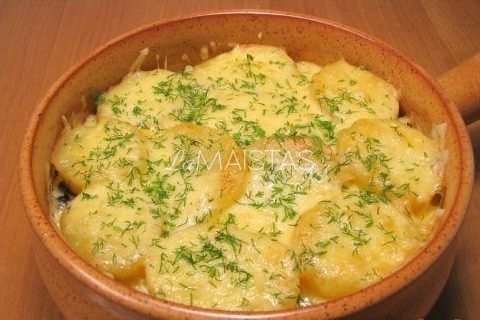 Bulvių, kiaušinių ir pievagrybių apkepas