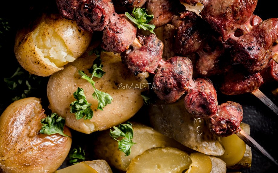 Vištienos širdelių iešmeliai su bulvytėmis