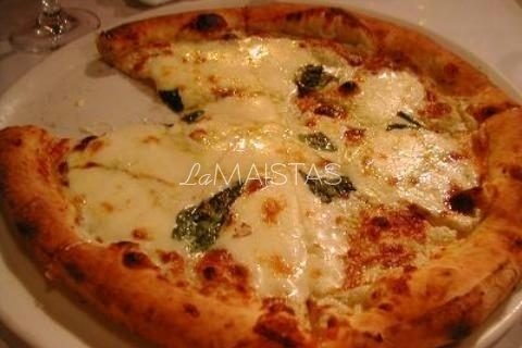 Pica su keturių rūšių sūriu (Pizza ai quattro formaggi)