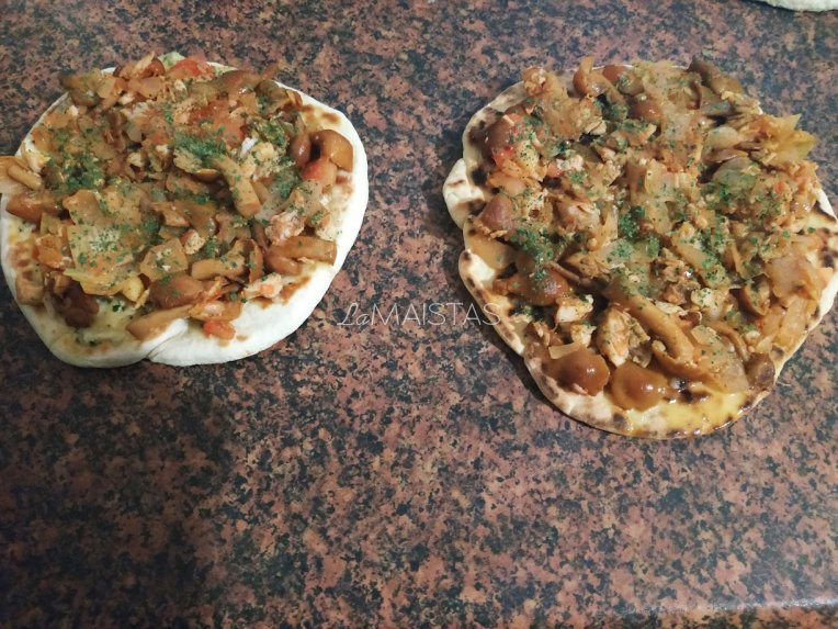 "Bazlama" turkiškos duonelės pica