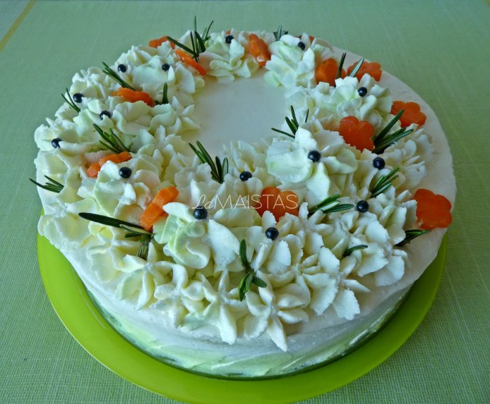 Maskarponės tortas su karamelizuotomis morkomis ir miltais be glitimo