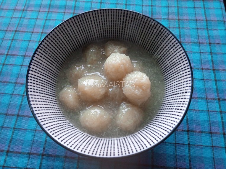 Tarkuotų bulvių bandelės (kleckai) su spirgučiais ir kukulių sriuba su pienu