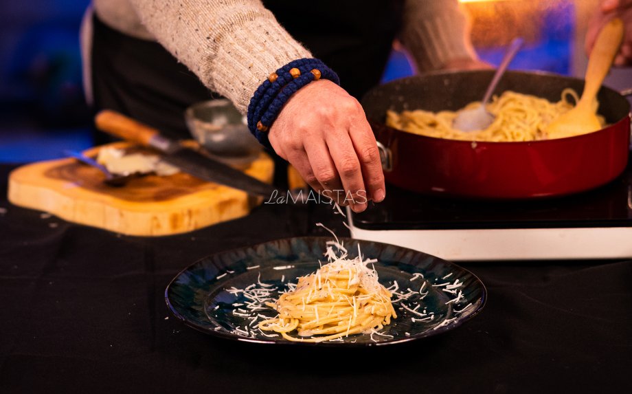 Cacio e pepe itališka pasta su sūriu ir pipirais