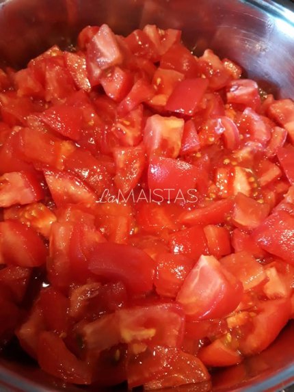 Smulkinti pomidorai savo sultyse žiemai