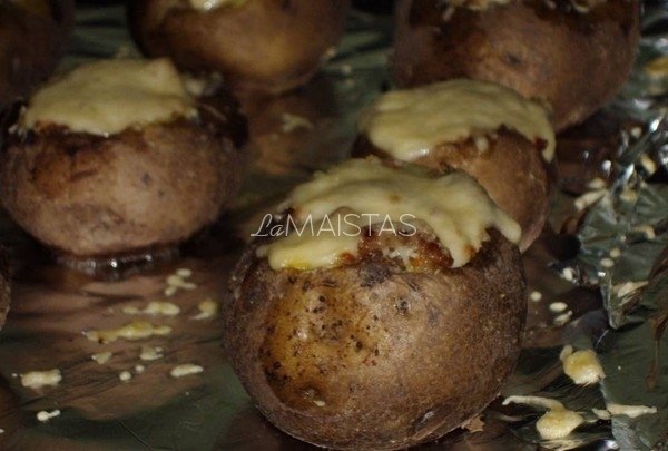 Bulvės su lupenomis, įdarytos faršu