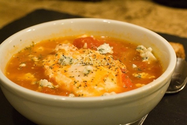 Pomidorų ir leistinių kukulių sriuba
