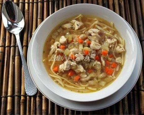 Vištienos sriuba su makaronais