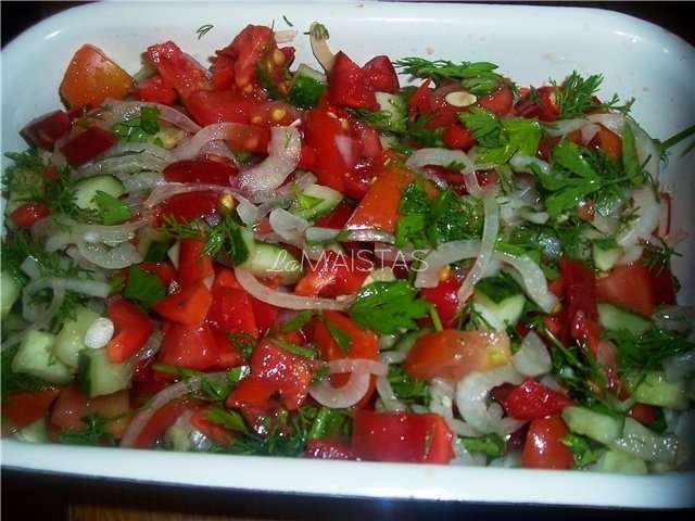 Lengvos daržovių salotos