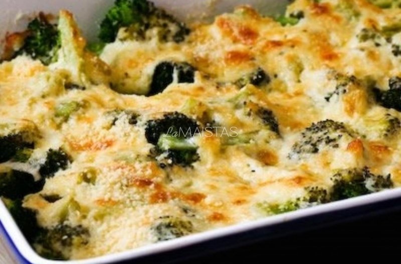 Brokolių apkepas su parmezano sūriu