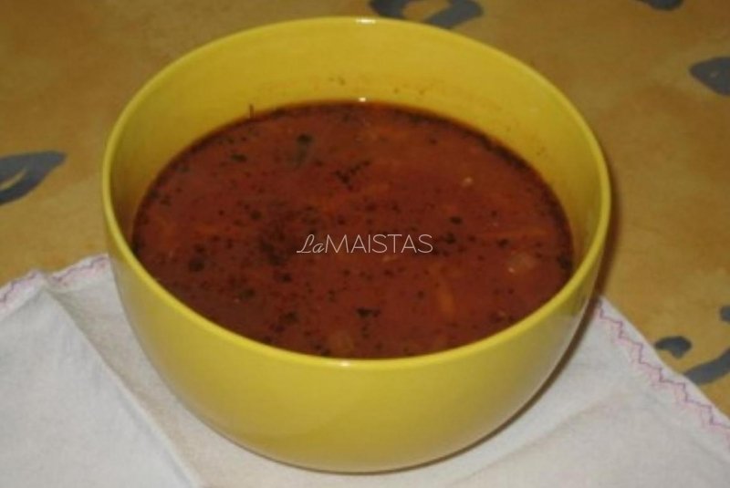 Sriuba su šprotais pomidorų padaže