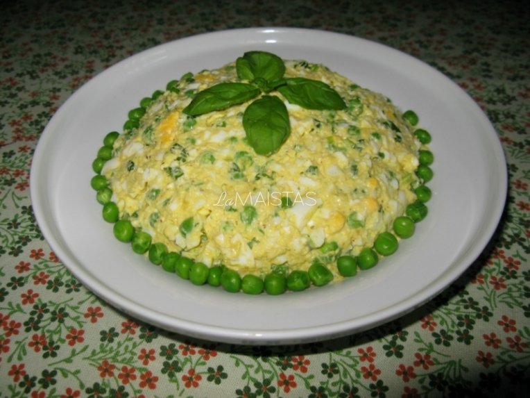 Kiaušinių salotos su žalumynais