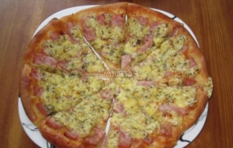 Pica su kumpiu ir sūriu