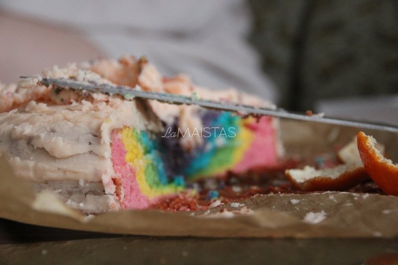 Šventinis "Rainbow" pyragas