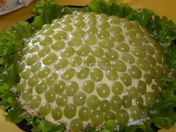 Sluoksniuotos vištienos salotos