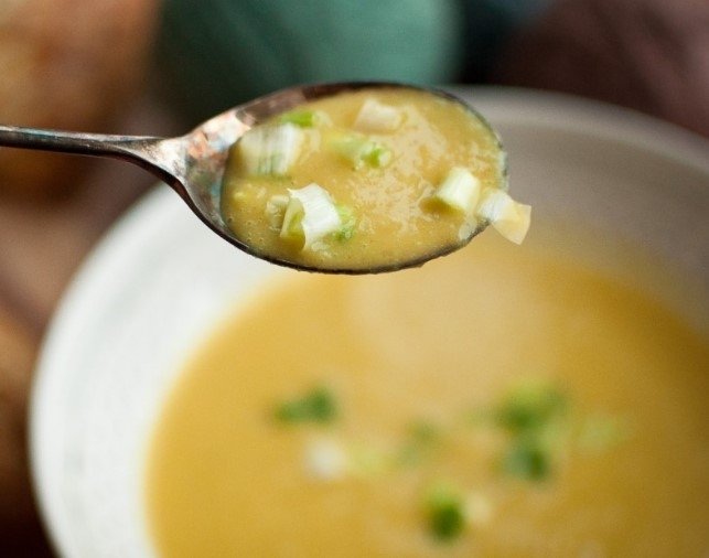 Trinta bulvių ir salierų sriuba - jauki ir sušildanti