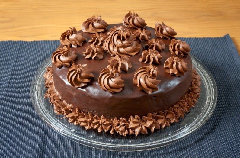Marmurinis pyragas su šokoladiniu glaistu