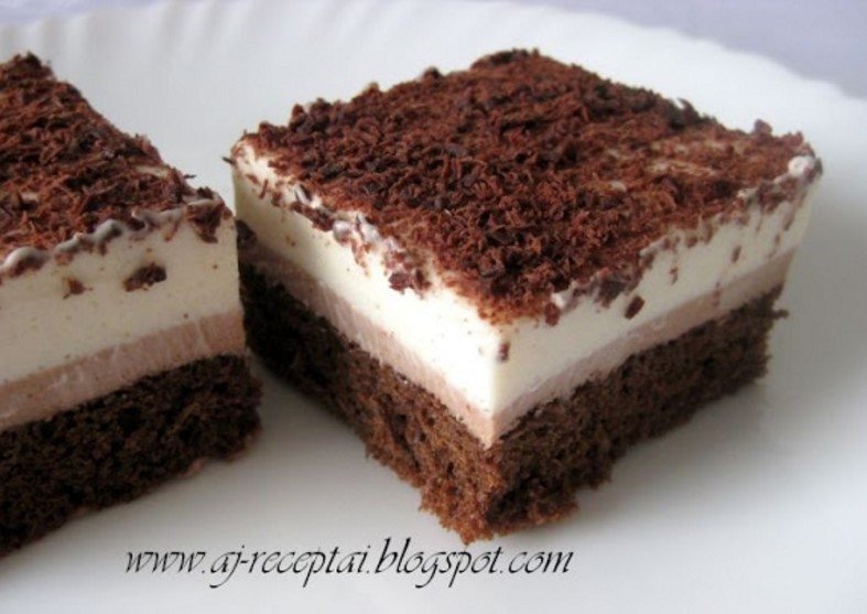 Šventinis pyragas su šokolado ir maskarponės kremu