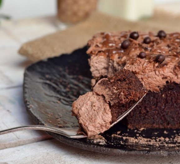 Šokoladinis pyragas su kremu