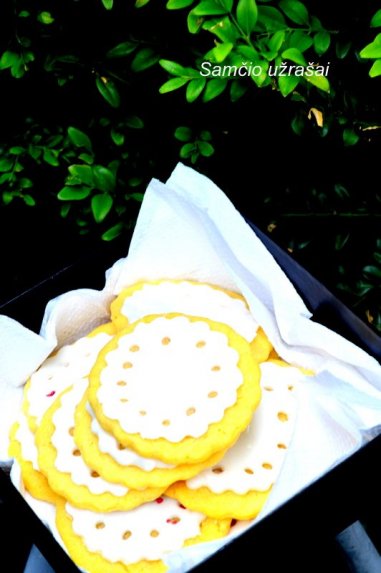 Sviestiniai sausainiai su citrinos nata