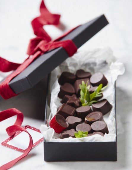 Šokoladiniai karameliniai saldainiai su pagardu
