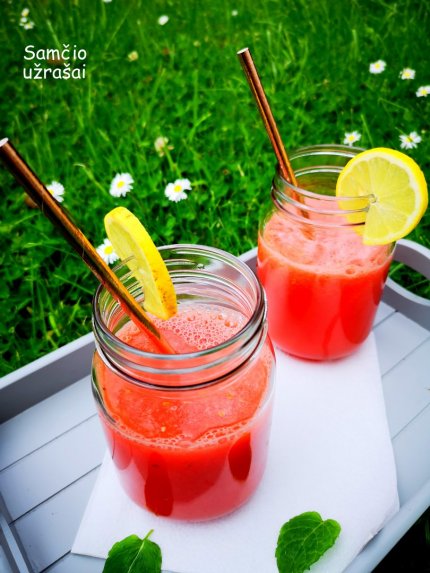 Gaivus arbūzinis gėrimas