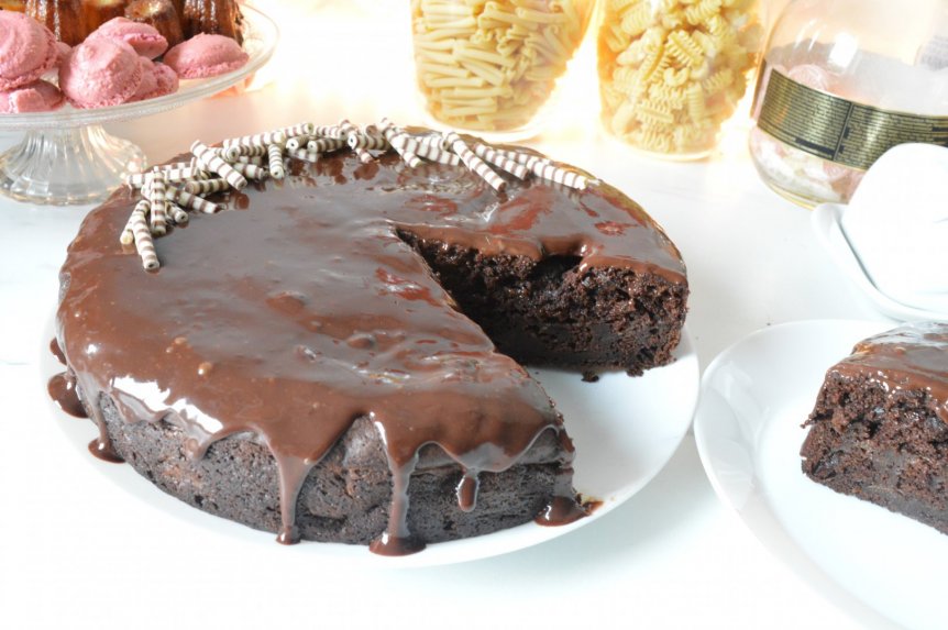 Drėgnas šokoladinis cukinijų pyragas