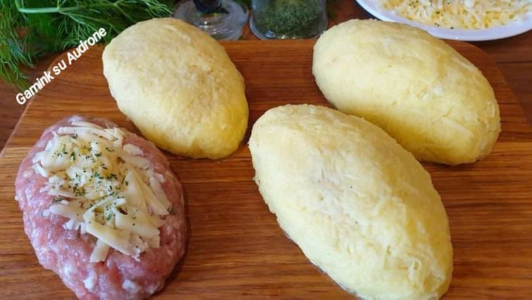 Kotletai su traškia bulvių plutele ir sūriu