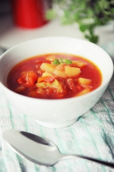 Burokėlių, salierų ir paprikų sriuba